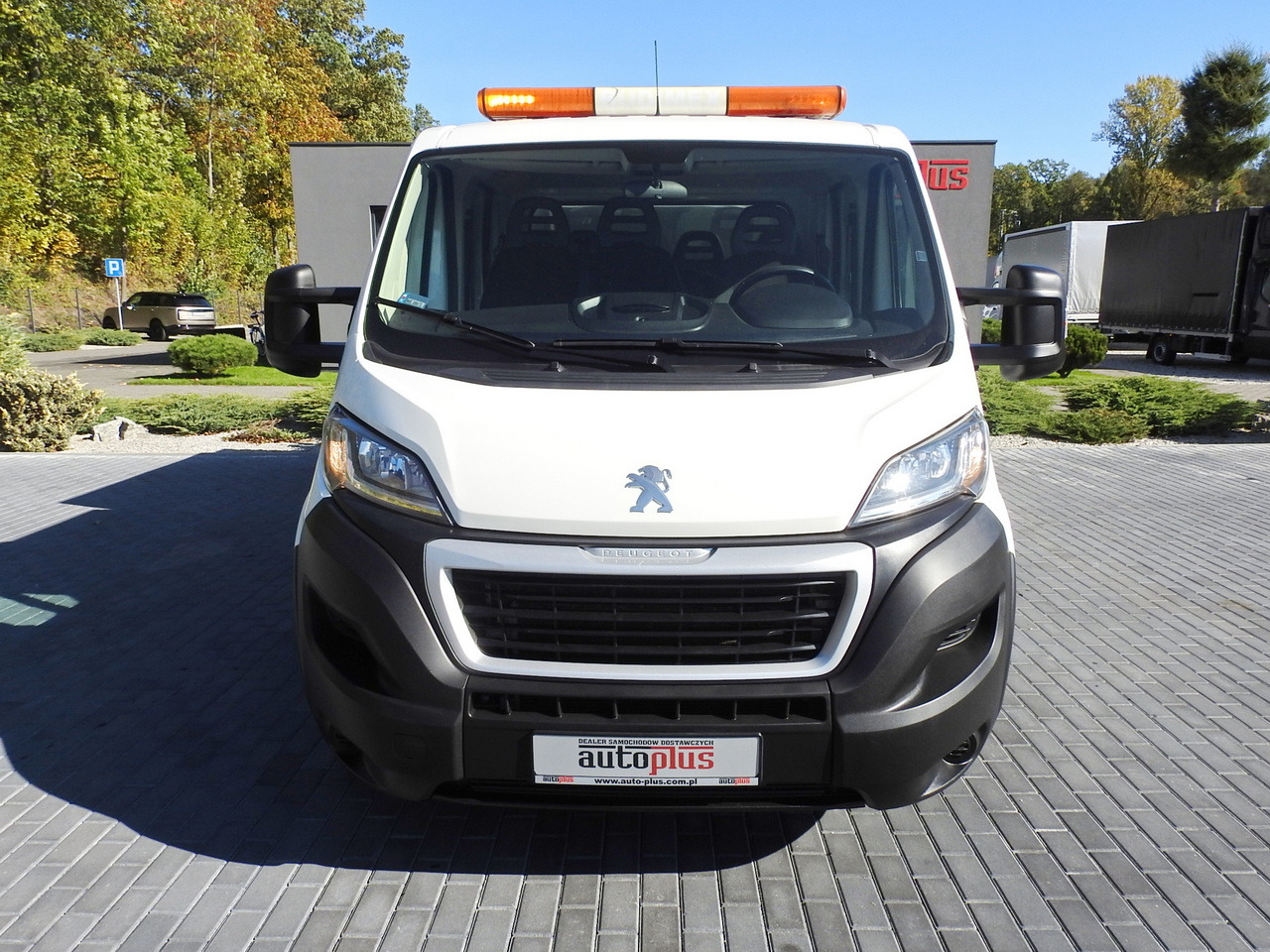 PEUGEOT BOXER STAKE BODY DOUBLE CABIN DOKA 7 SEATS AIR CONDITIONING 140HP - Open body delivery van: picture 5 PEUGEOT BOXER STAKE BODY DOUBLE CABIN DOKA 7 SEATS AIR CONDITIONING 140HP - Open body delivery van: picture 5