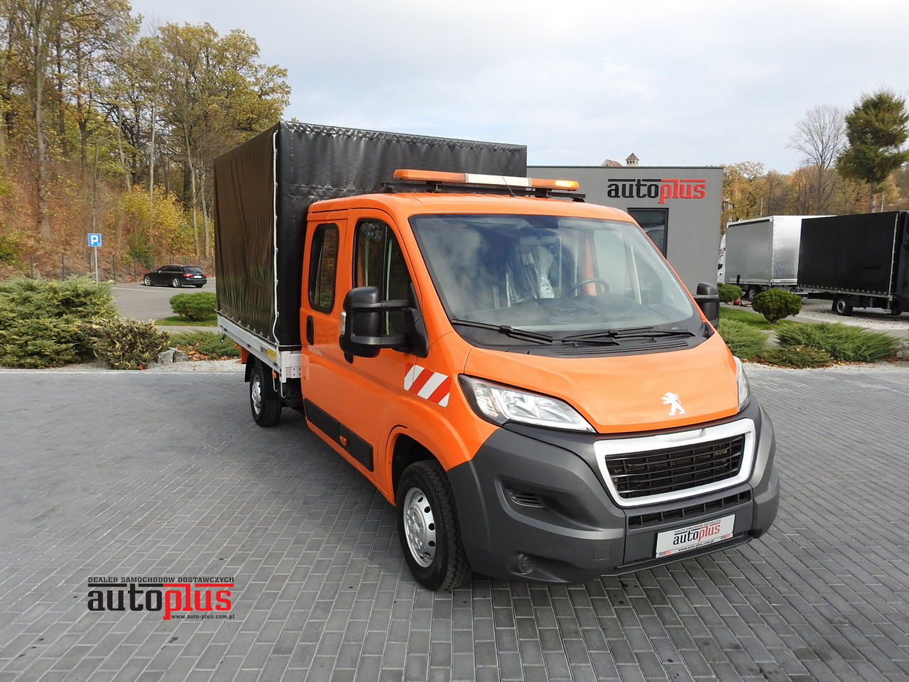 PEUGEOT BOXER STAKE BODY TARPAULIN DOUBLE CABIN DOKA 7 SEATS AIR CONDITIONING PNEUMATICS 140HP - Open body delivery van: picture 1 PEUGEOT BOXER STAKE BODY TARPAULIN DOUBLE CABIN DOKA 7 SEATS AIR CONDITIONING PNEUMATICS 140HP - Open body delivery van: picture 1