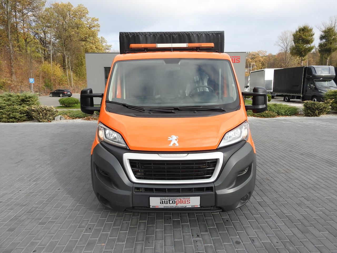 PEUGEOT BOXER STAKE BODY TARPAULIN DOUBLE CABIN DOKA 7 SEATS AIR CONDITIONING PNEUMATICS 140HP - Open body delivery van: picture 5 PEUGEOT BOXER STAKE BODY TARPAULIN DOUBLE CABIN DOKA 7 SEATS AIR CONDITIONING PNEUMATICS 140HP - Open body delivery van: picture 5