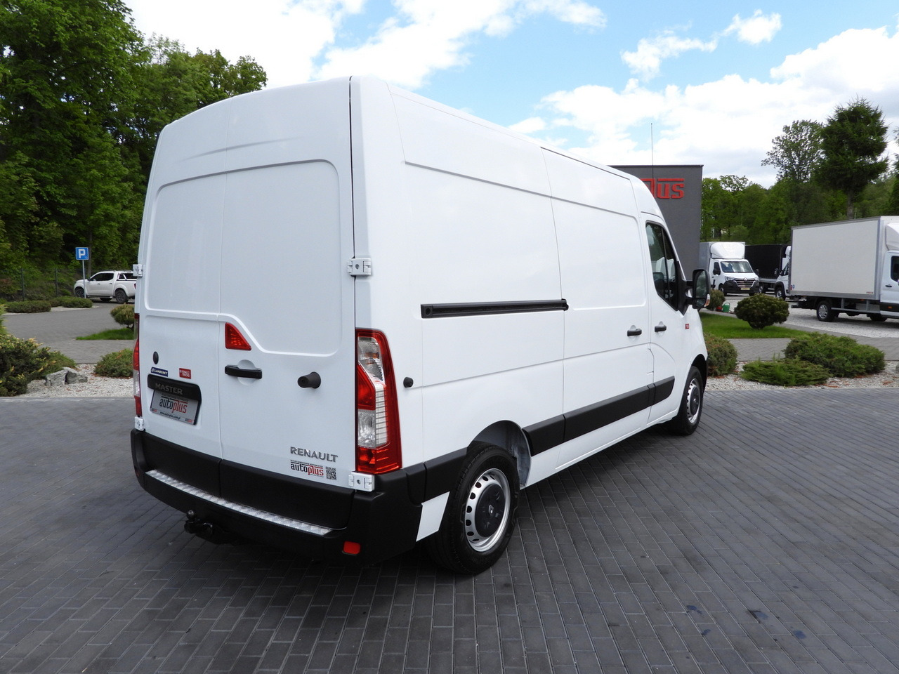 RENAULT MASTER REFRIGERATOR VAN -20*C POWER SUPPLY 230V CRUISE CONTROL AIR CONDITIONING 145HP - Refrigerated delivery van: picture 3 RENAULT MASTER REFRIGERATOR VAN -20*C POWER SUPPLY 230V CRUISE CONTROL AIR CONDITIONING 145HP - Refrigerated delivery van: picture 3