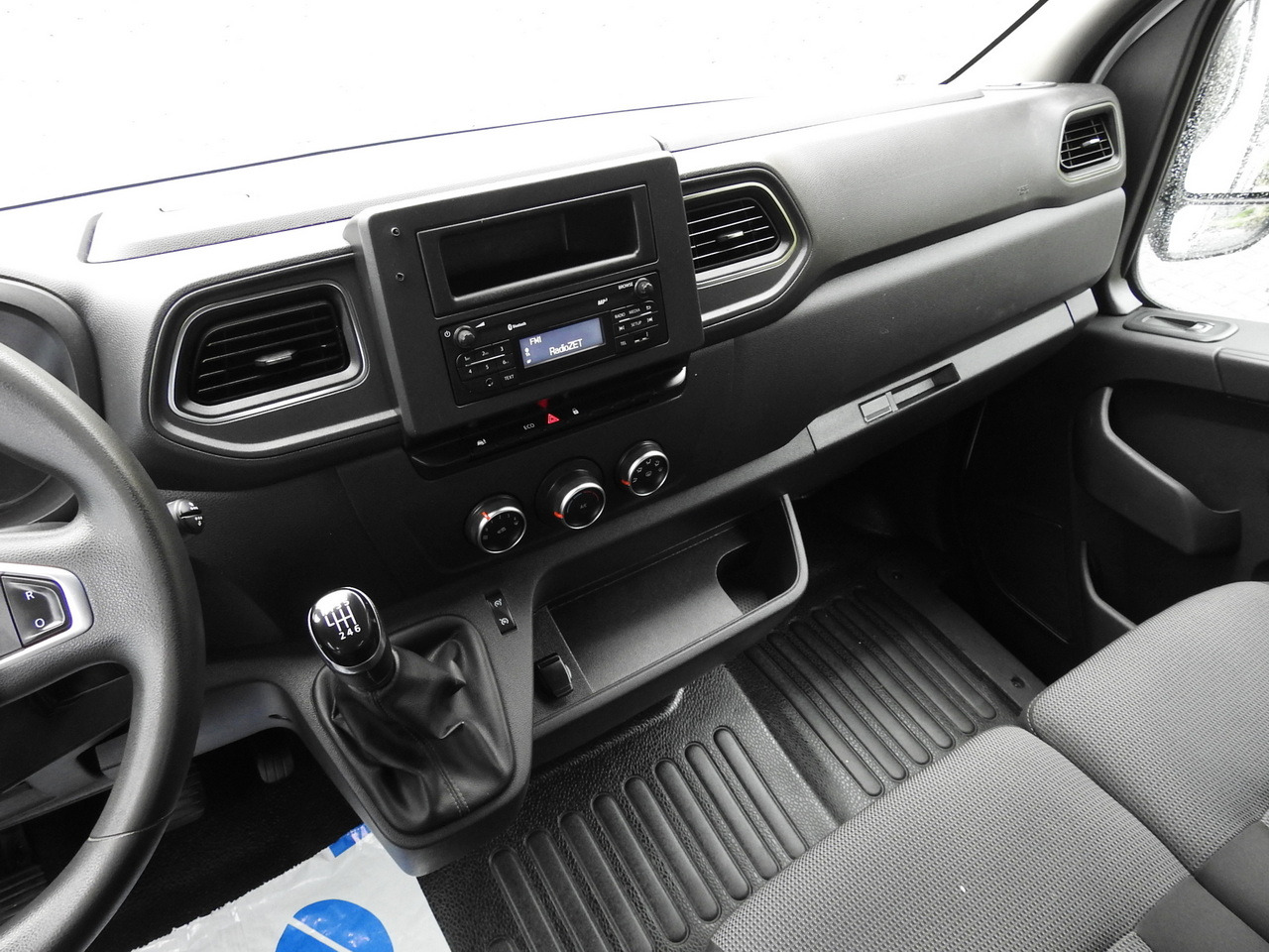 Open body delivery van RENAULT MASTER STAKE BODY CRUISE CONTROL AIR CONDITIONING LED LIGHTS TWIN WHEELS  130HP: picture 25