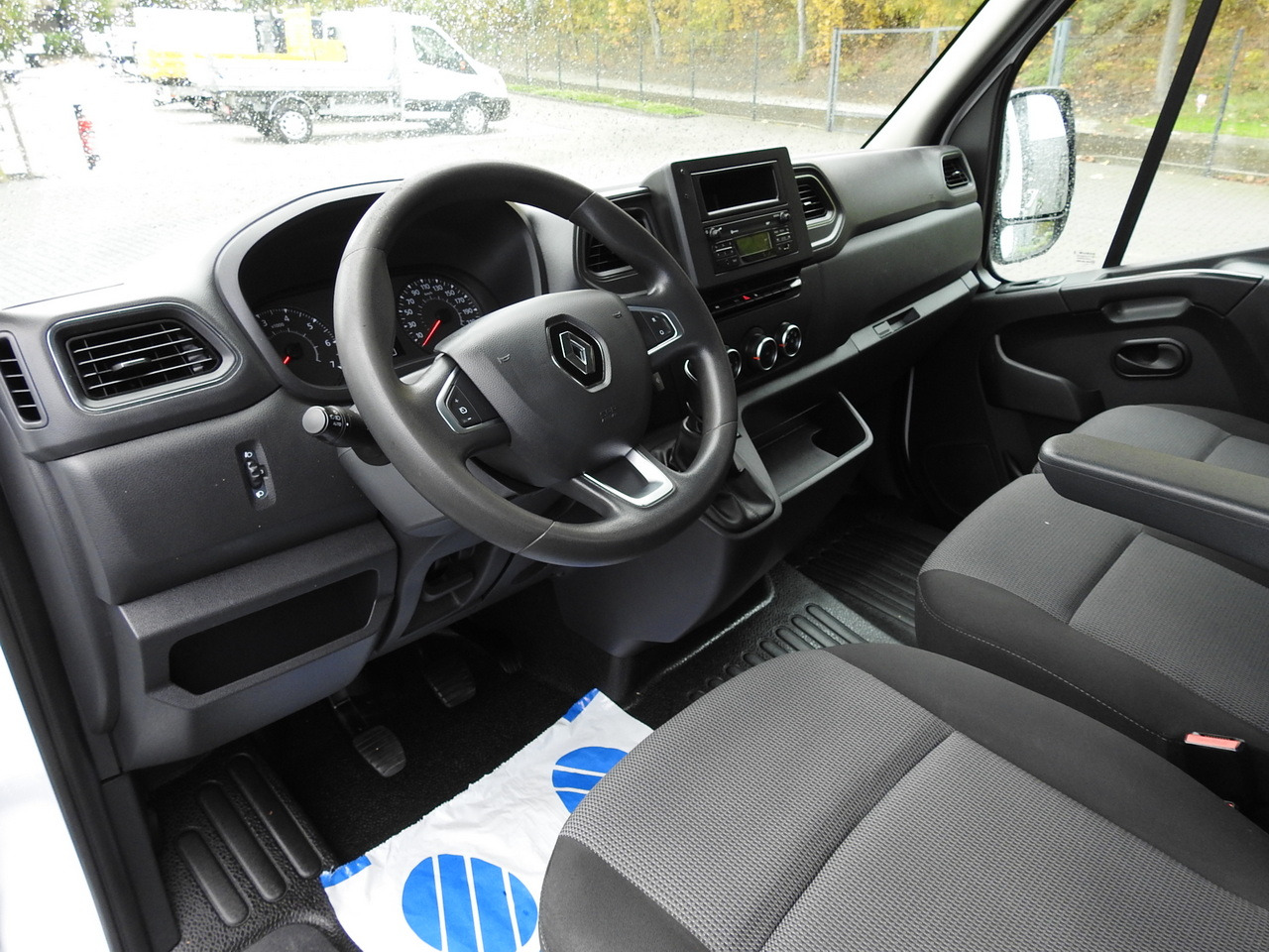 RENAULT MASTER STAKE BODY CRUISE CONTROL AIR CONDITIONING LED LIGHTS TWIN WHEELS  130HP - Open body delivery van: picture 2 RENAULT MASTER STAKE BODY CRUISE CONTROL AIR CONDITIONING LED LIGHTS TWIN WHEELS  130HP - Open body delivery van: picture 2