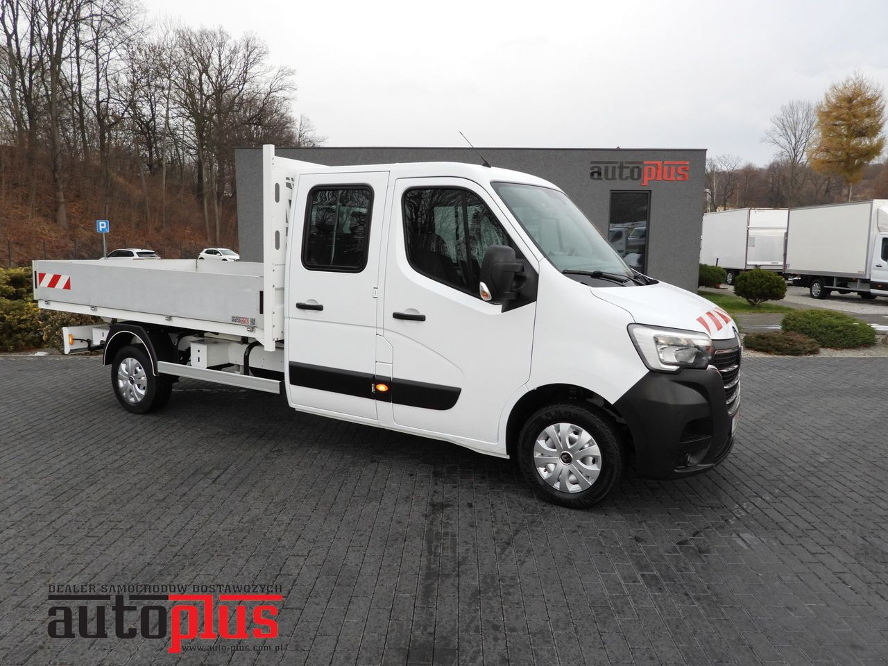 RENAULT MASTER STAKE BODY DOUBLE CABIN DOKA 6 SEATS CRUISE CONTROL NAVIGATION LED LIGHTS AIR CONDITIONING 150HP - Crew cab van: picture 1 RENAULT MASTER STAKE BODY DOUBLE CABIN DOKA 6 SEATS CRUISE CONTROL NAVIGATION LED LIGHTS AIR CONDITIONING 150HP - Crew cab van: picture 1