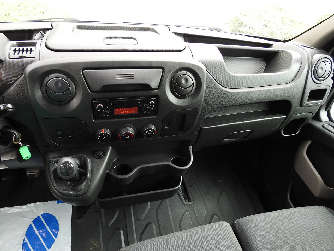 Curtain side van RENAULT MASTER TARPAULIN 10 PALLETS WEBASTO CRUISE CONTROL AIR CONDITIONING 170HP: picture 26 Curtain side van RENAULT MASTER TARPAULIN 10 PALLETS WEBASTO CRUISE CONTROL AIR CONDITIONING 170HP: picture 26