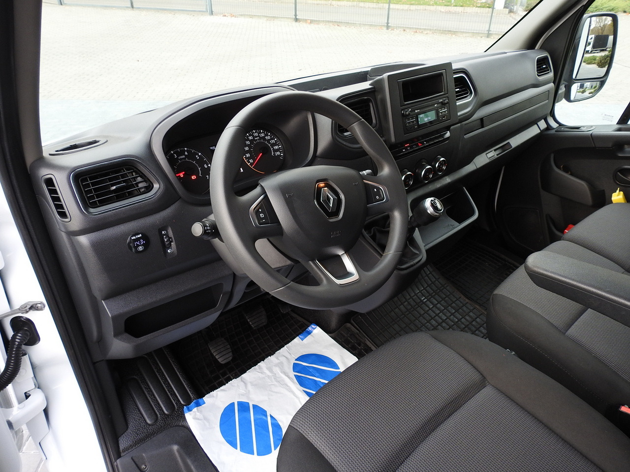 RENAULT MASTER TARPAULIN 10 PALLETS WEBASTO CRUISE CONTROL AIR CONDITIONING LED LIGHTS PNEUMATICS 165HP - Curtain side van: picture 2 RENAULT MASTER TARPAULIN 10 PALLETS WEBASTO CRUISE CONTROL AIR CONDITIONING LED LIGHTS PNEUMATICS 165HP - Curtain side van: picture 2