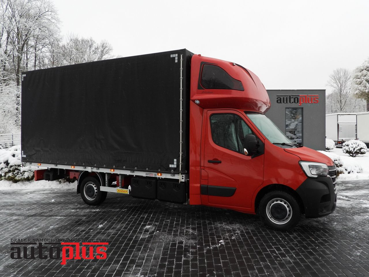 RENAULT MASTER TARPAULIN 10 PALLETS WEBASTO CRUISE CONTROL LED LIGHTS PNEUMATICS AIR CONDITIONING 165HP - Curtain side van: picture 1 RENAULT MASTER TARPAULIN 10 PALLETS WEBASTO CRUISE CONTROL LED LIGHTS PNEUMATICS AIR CONDITIONING 165HP - Curtain side van: picture 1