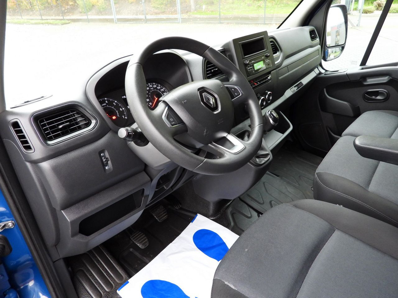 RENAULT MASTER TARPAULIN LIFT 8 PALLETS WEBASTO CRUISE CONTROL LED LIGHTS AIR CONDITIONING 165HP - Curtain side van: picture 2 RENAULT MASTER TARPAULIN LIFT 8 PALLETS WEBASTO CRUISE CONTROL LED LIGHTS AIR CONDITIONING 165HP - Curtain side van: picture 2