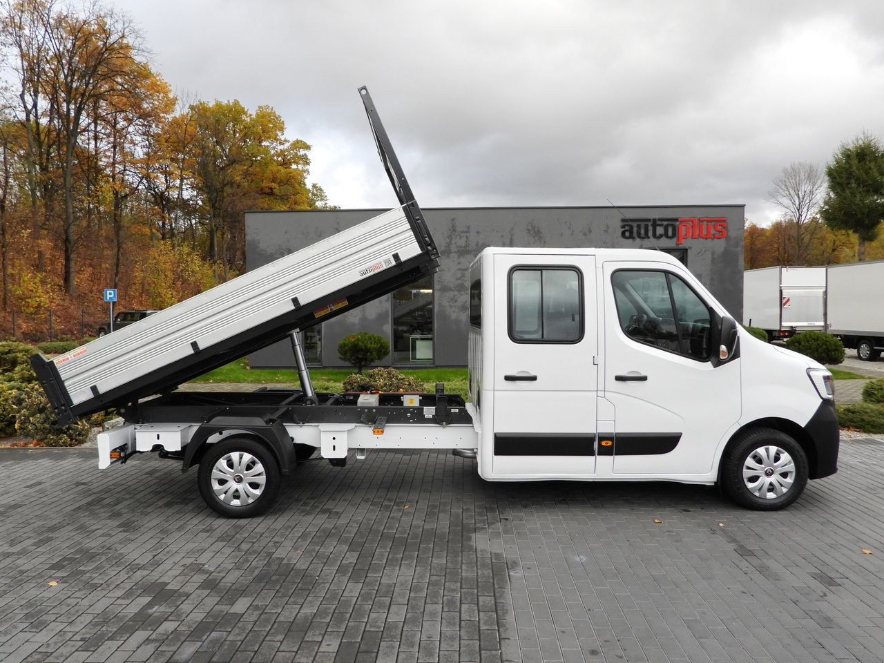 Tipper van RENAULT MASTER TIPPER DOUBLE CABIN DOKA 7 SEATS CRUISE CONTROL NAVIGATION LED LIGHTS AIR CONDITIONING 145HP: picture 7 Tipper van RENAULT MASTER TIPPER DOUBLE CABIN DOKA 7 SEATS CRUISE CONTROL NAVIGATION LED LIGHTS AIR CONDITIONING 145HP: picture 7