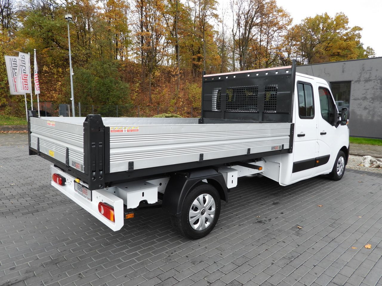Tipper van RENAULT MASTER TIPPER DOUBLE CABIN DOKA 7 SEATS CRUISE CONTROL NAVIGATION LED LIGHTS AIR CONDITIONING 145HP: picture 13 Tipper van RENAULT MASTER TIPPER DOUBLE CABIN DOKA 7 SEATS CRUISE CONTROL NAVIGATION LED LIGHTS AIR CONDITIONING 145HP: picture 13