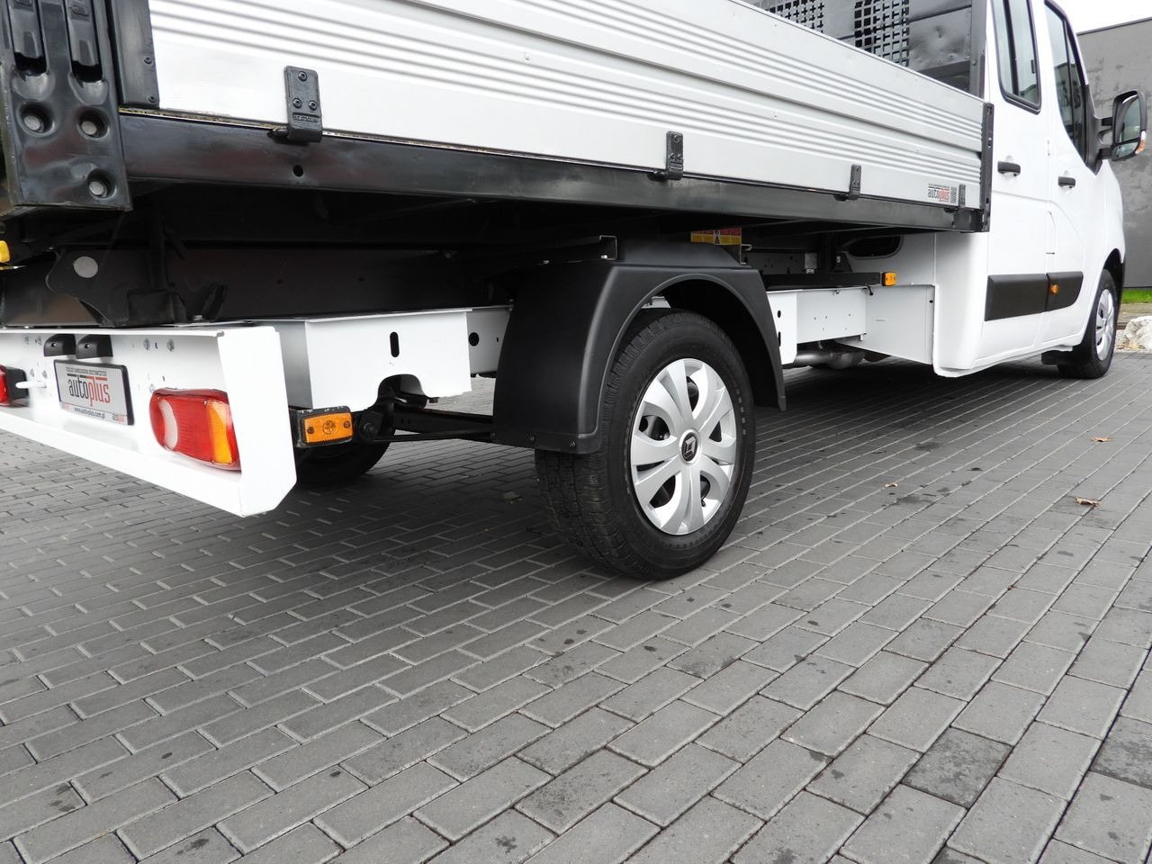 Tipper van RENAULT MASTER TIPPER DOUBLE CABIN DOKA 7 SEATS CRUISE CONTROL NAVIGATION LED LIGHTS AIR CONDITIONING 145HP: picture 16 Tipper van RENAULT MASTER TIPPER DOUBLE CABIN DOKA 7 SEATS CRUISE CONTROL NAVIGATION LED LIGHTS AIR CONDITIONING 145HP: picture 16