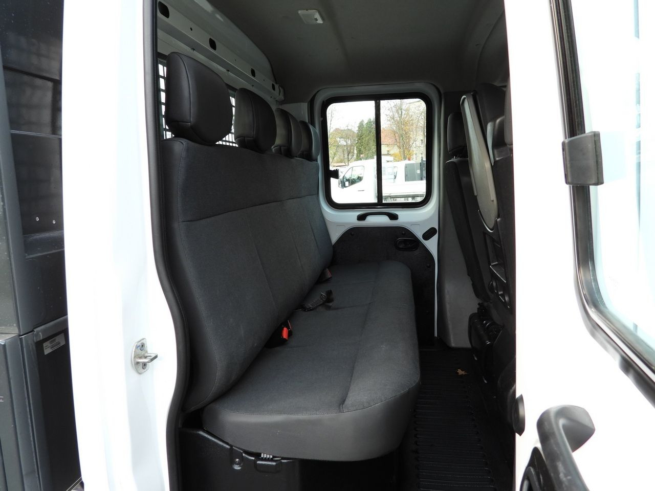 Tipper van RENAULT MASTER TIPPER DOUBLE CABIN DOKA 7 SEATS CRUISE CONTROL NAVIGATION LED LIGHTS AIR CONDITIONING 145HP: picture 38 Tipper van RENAULT MASTER TIPPER DOUBLE CABIN DOKA 7 SEATS CRUISE CONTROL NAVIGATION LED LIGHTS AIR CONDITIONING 145HP: picture 38