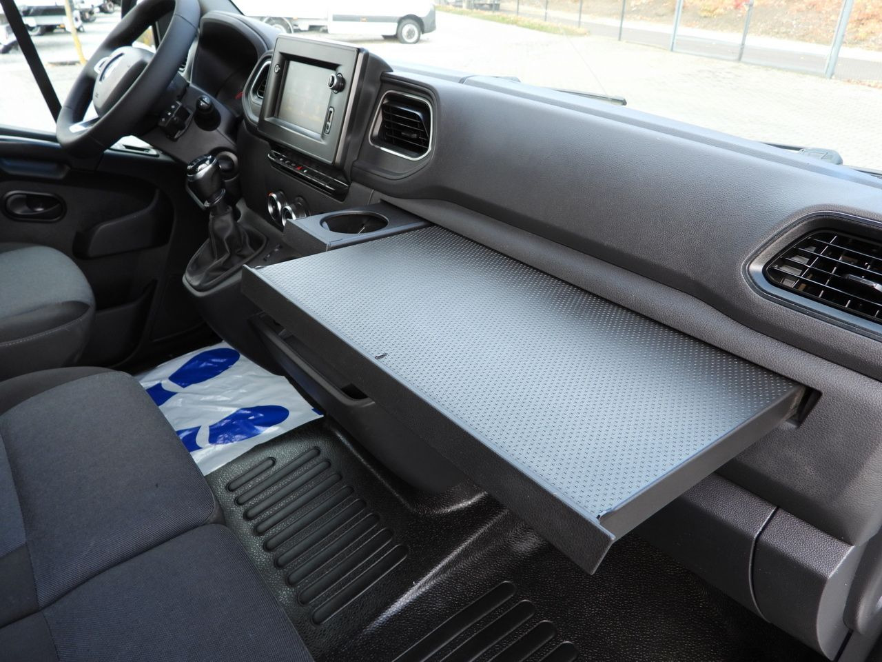 Tipper van RENAULT MASTER TIPPER DOUBLE CABIN DOKA 7 SEATS CRUISE CONTROL NAVIGATION LED LIGHTS AIR CONDITIONING 145HP: picture 35 Tipper van RENAULT MASTER TIPPER DOUBLE CABIN DOKA 7 SEATS CRUISE CONTROL NAVIGATION LED LIGHTS AIR CONDITIONING 145HP: picture 35