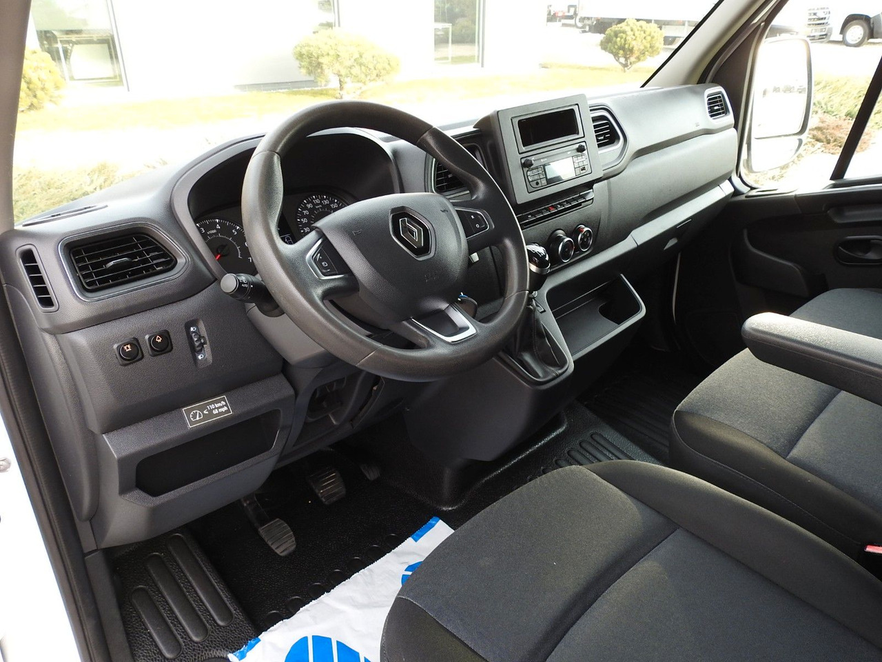 Renault MASTER KASTENWAGEN DOPPELKABINE 7 SITZE TEMPOMAT - Panel van, Crew cab van: picture 2 Renault MASTER KASTENWAGEN DOPPELKABINE 7 SITZE TEMPOMAT - Panel van, Crew cab van: picture 2