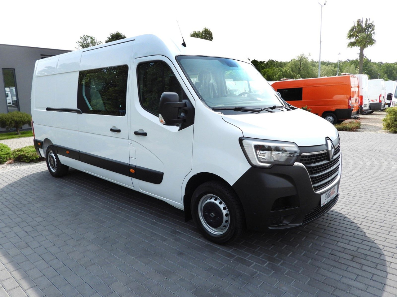 Renault MASTER KASTENWAGEN DOPPELKABINE 7 SITZE TEMPOMAT - Panel van, Crew cab van: picture 4 Renault MASTER KASTENWAGEN DOPPELKABINE 7 SITZE TEMPOMAT - Panel van, Crew cab van: picture 4