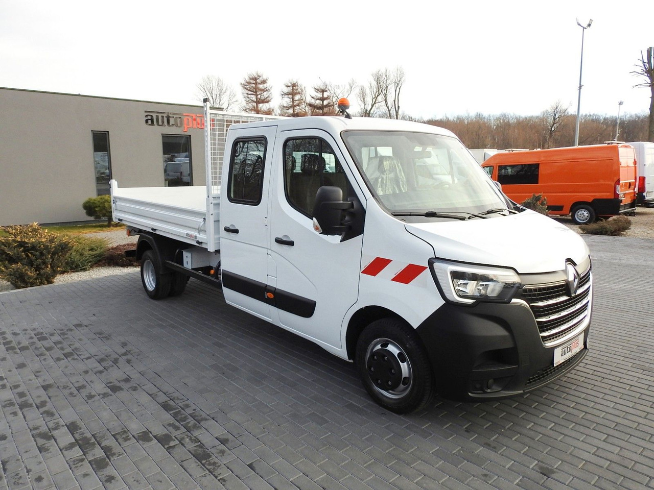 Renault MASTER KIPPER DOPPELKABINE DOKA 6 SITZE TEMPOMAT - Tipper van, Crew cab van: picture 4 Renault MASTER KIPPER DOPPELKABINE DOKA 6 SITZE TEMPOMAT - Tipper van, Crew cab van: picture 4