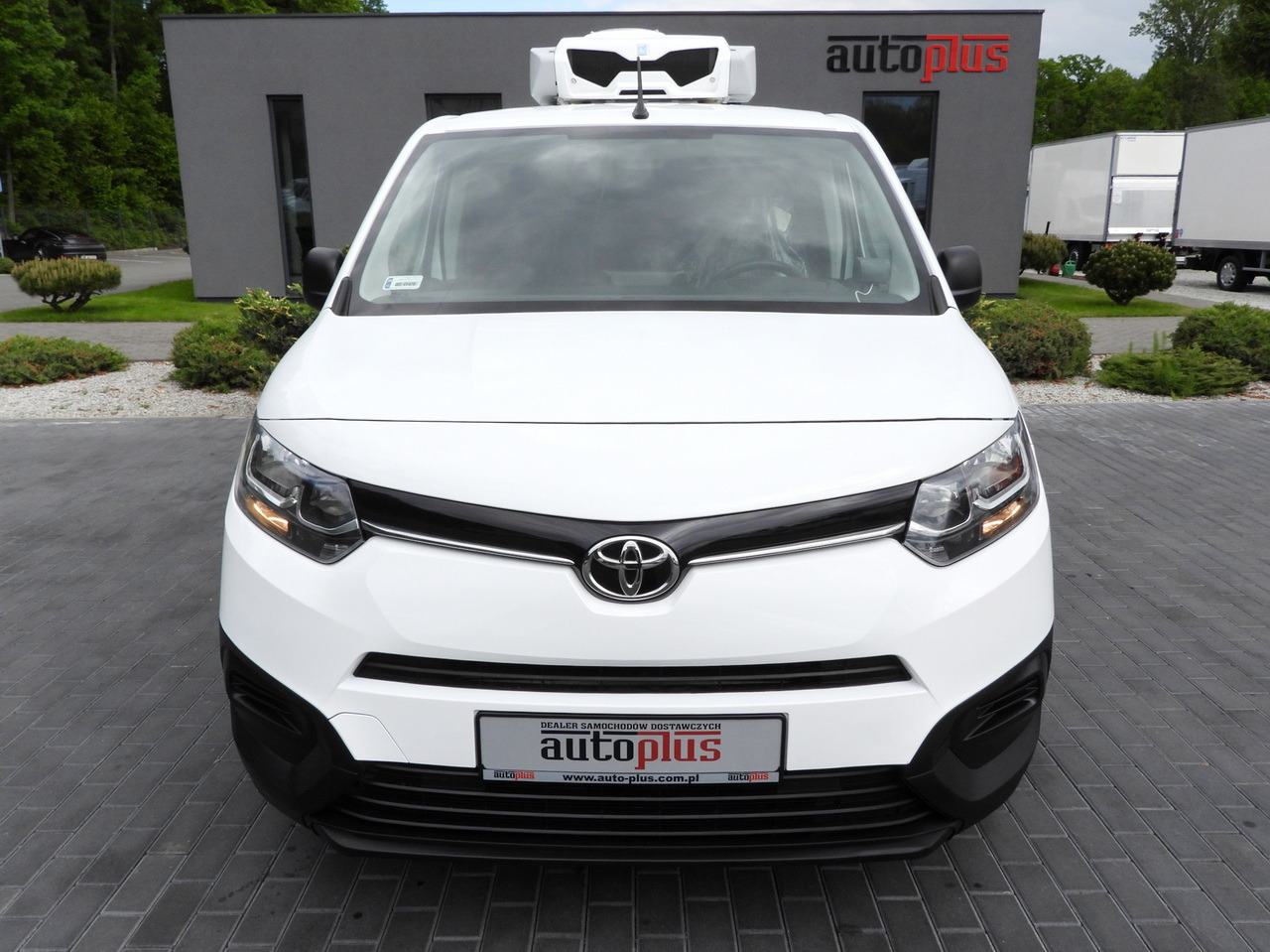 TOYOTA PROACE CITY REFRIGERATOR VAN -15*C POWER SUPPLY 230V CRUISE CONTROL AIR CONDITIONING 100HP - Refrigerated delivery van: picture 5 TOYOTA PROACE CITY REFRIGERATOR VAN -15*C POWER SUPPLY 230V CRUISE CONTROL AIR CONDITIONING 100HP - Refrigerated delivery van: picture 5