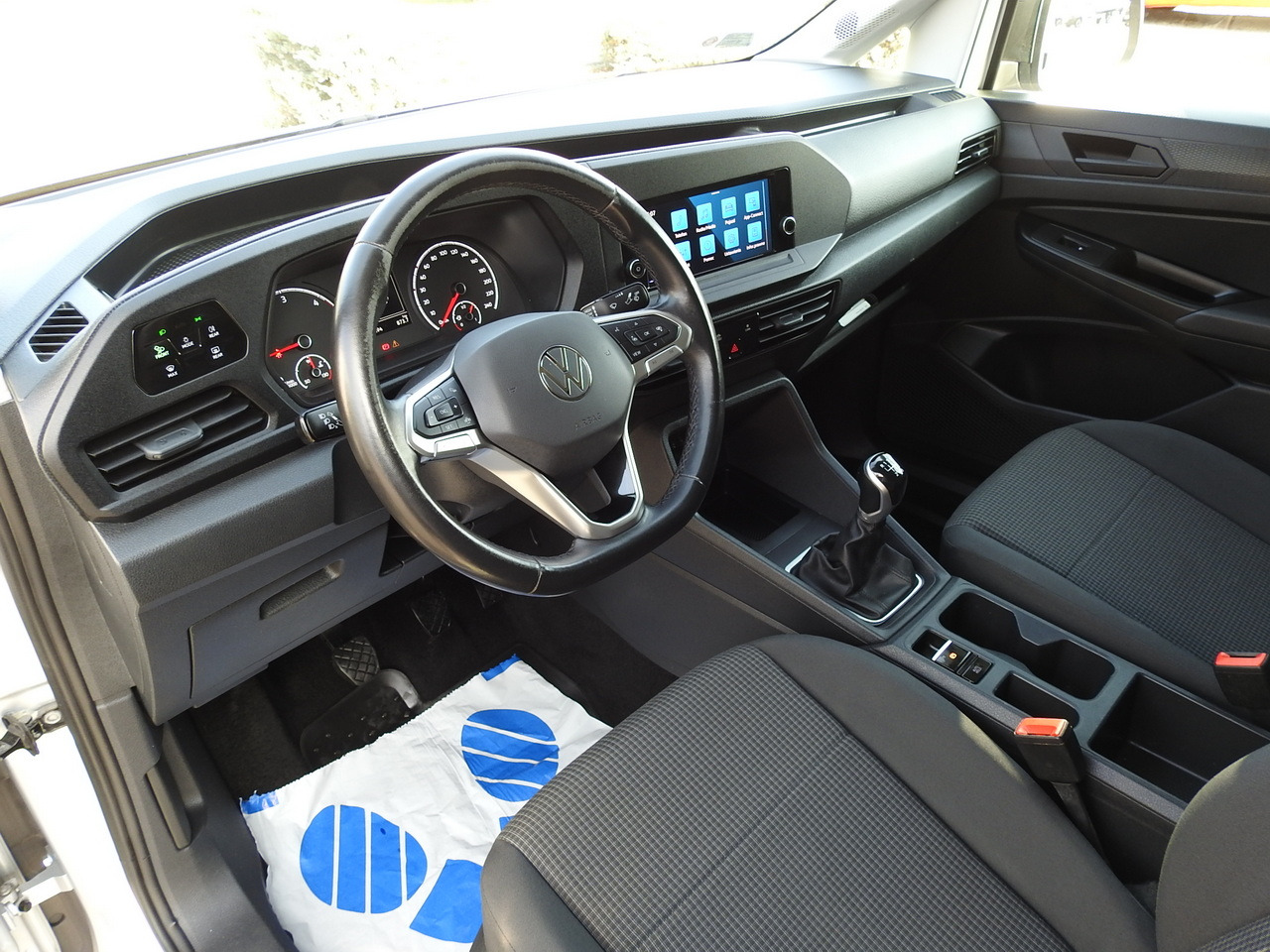 VOLKSWAGEN CADDY REFRIGERATOR VAN -20*C HEATING FUNCTION POWER SUPPLY 230V CRUISE CONTROL LED LIGHTS AIR CONDITIONING 100HP - Refrigerated delivery van: picture 2 VOLKSWAGEN CADDY REFRIGERATOR VAN -20*C HEATING FUNCTION POWER SUPPLY 230V CRUISE CONTROL LED LIGHTS AIR CONDITIONING 100HP - Refrigerated delivery van: picture 2