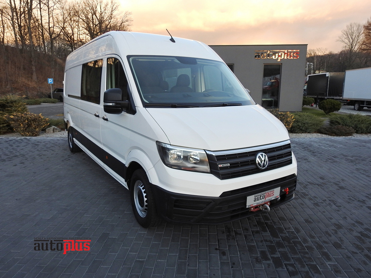 VOLKSWAGEN CRAFTER 4X4 4MOTION BOX DELIVERY VAN 7 SEATS AIR CONDITIONING 140HP - Panel van: picture 1 VOLKSWAGEN CRAFTER 4X4 4MOTION BOX DELIVERY VAN 7 SEATS AIR CONDITIONING 140HP - Panel van: picture 1