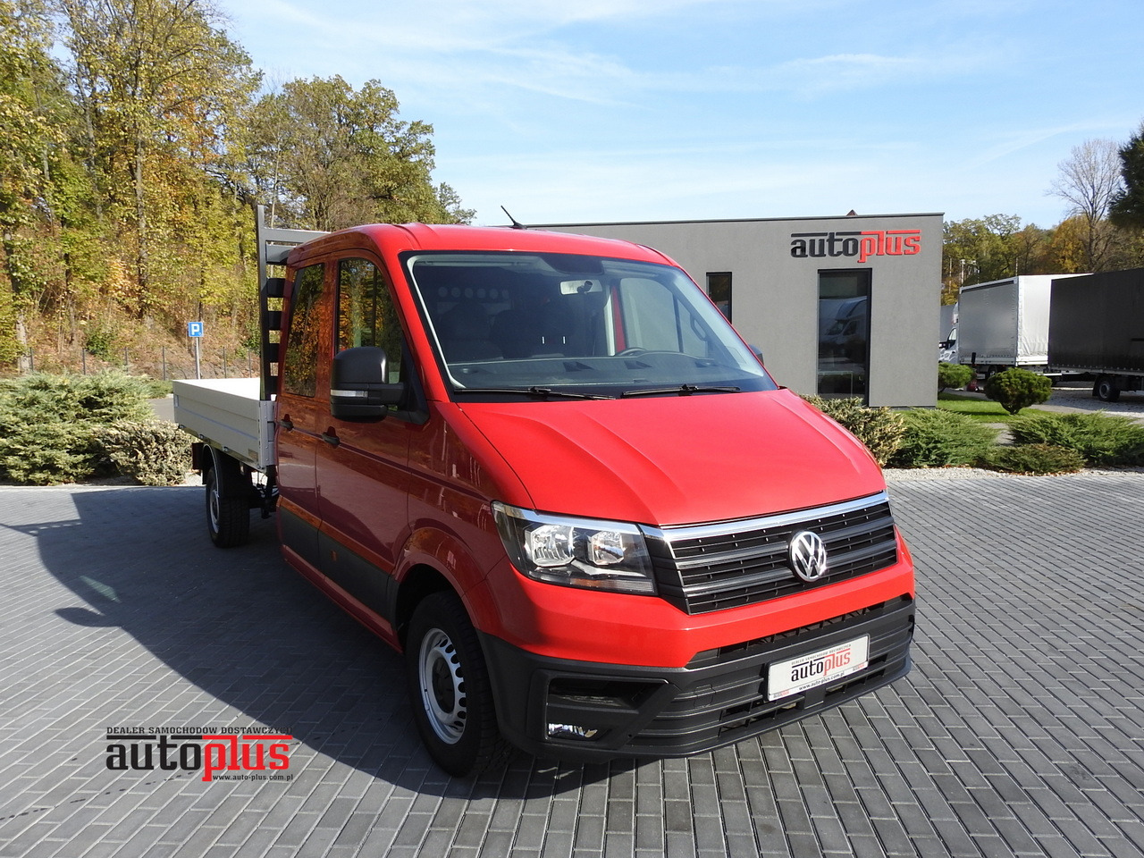 VOLKSWAGEN CRAFTER STAKE BODY DOUBLE CABIN DOKA 7 SEATS AIR CONDITIONING 140HP - Crew cab van: picture 1 VOLKSWAGEN CRAFTER STAKE BODY DOUBLE CABIN DOKA 7 SEATS AIR CONDITIONING 140HP - Crew cab van: picture 1