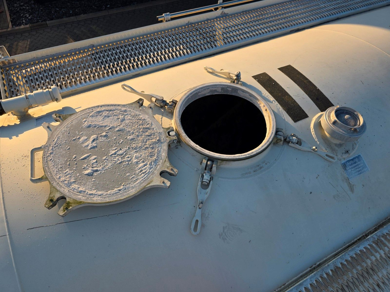 Silo semi-trailer Feldbinder EUT 40.3/7645/A/2 / 1 Kammer: picture 13