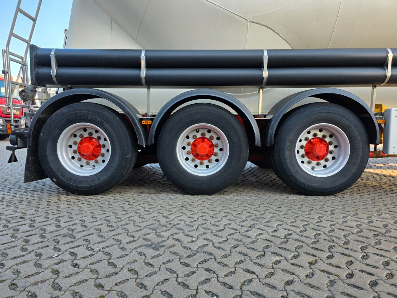 Silo semi-trailer Feldbinder EUT 40.3/7645/A/2 / 1 Kammer: picture 27