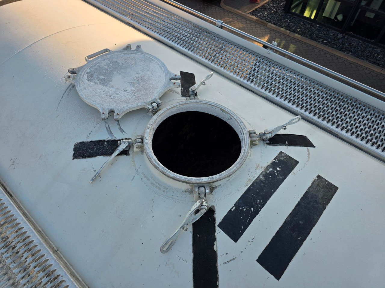 Silo semi-trailer Feldbinder EUT 40.3/7645/A/2 / 1 Kammer: picture 12