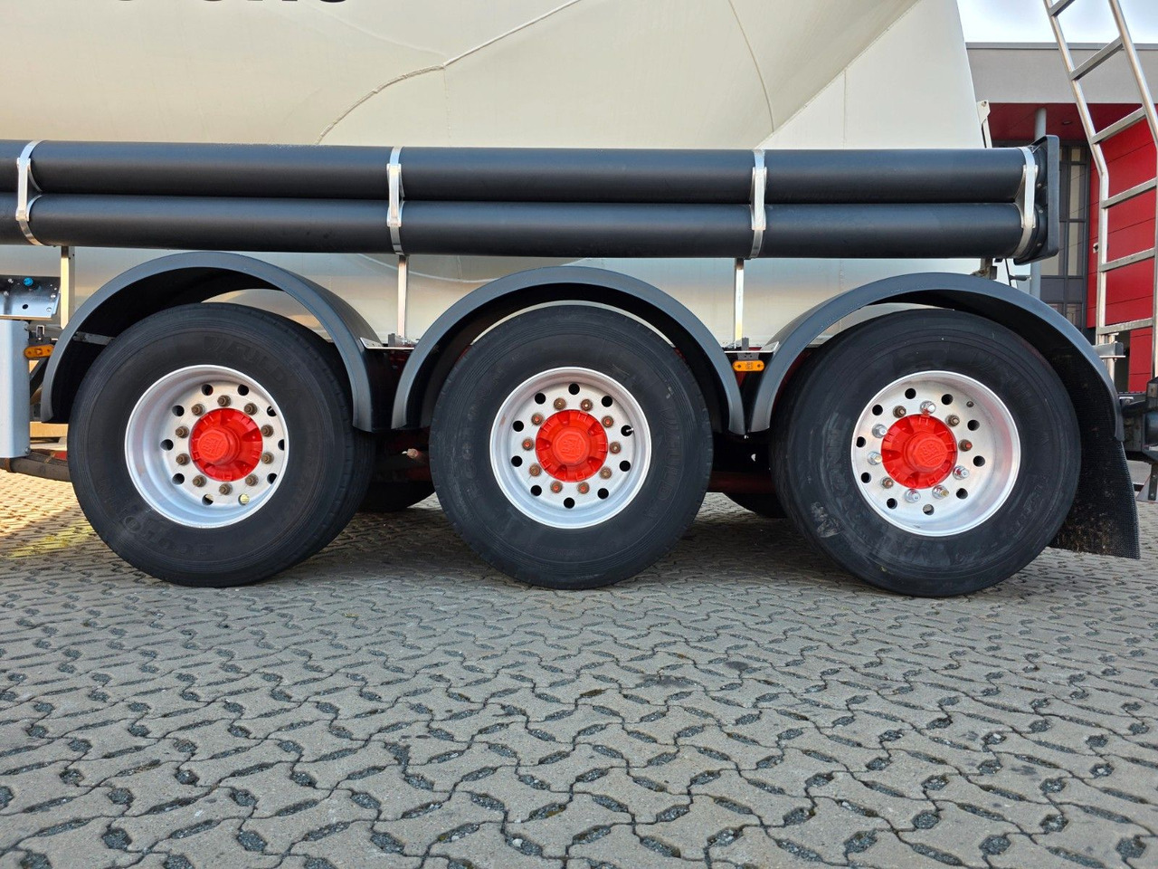 Silo semi-trailer Feldbinder EUT 40.3/7645/A/2 / 1 Kammer: picture 23