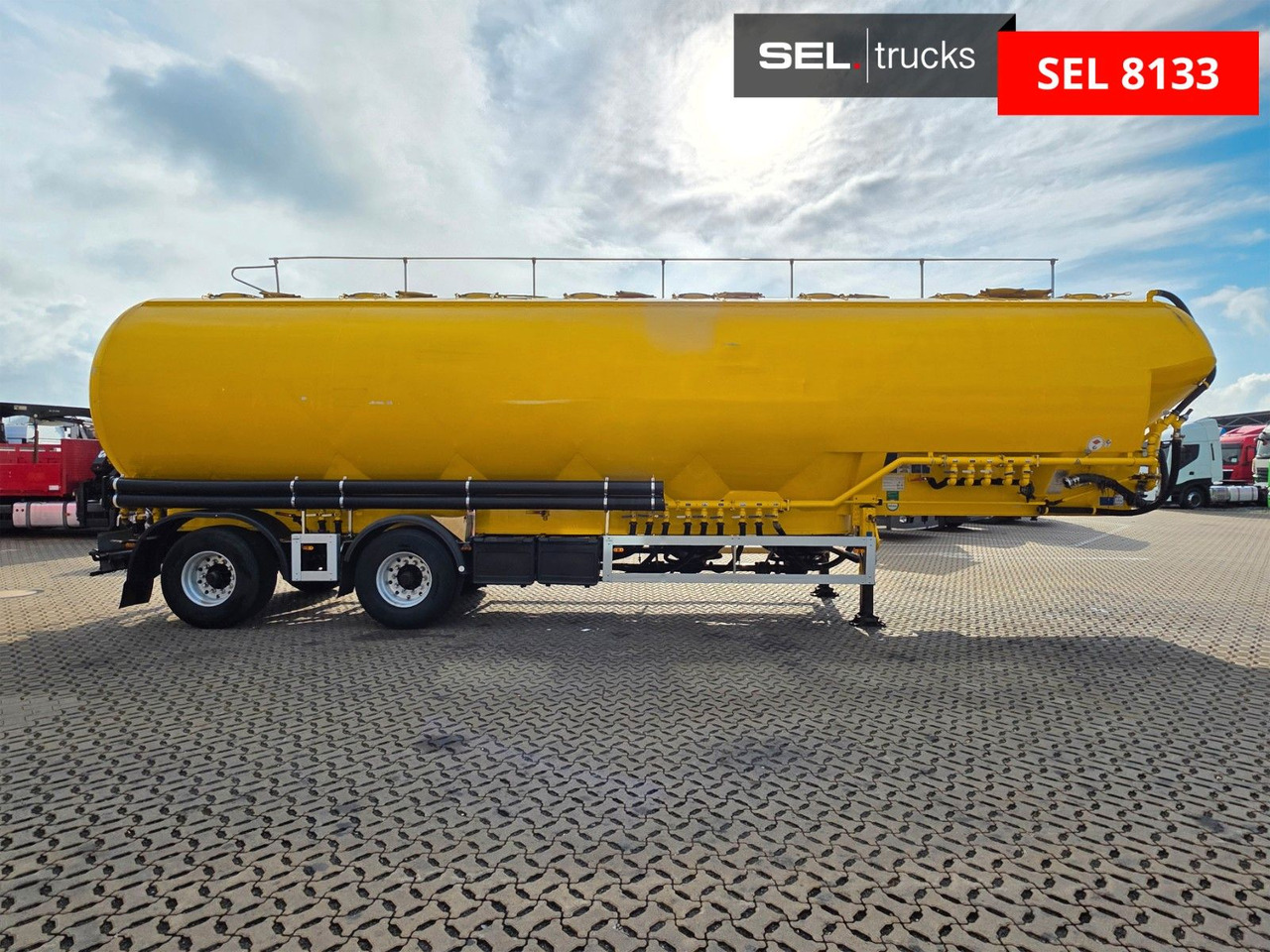 Feldbinder EUT 58.2 / 58 m3 - Silo semi-trailer: picture 4 Feldbinder EUT 58.2 / 58 m3 - Silo semi-trailer: picture 4