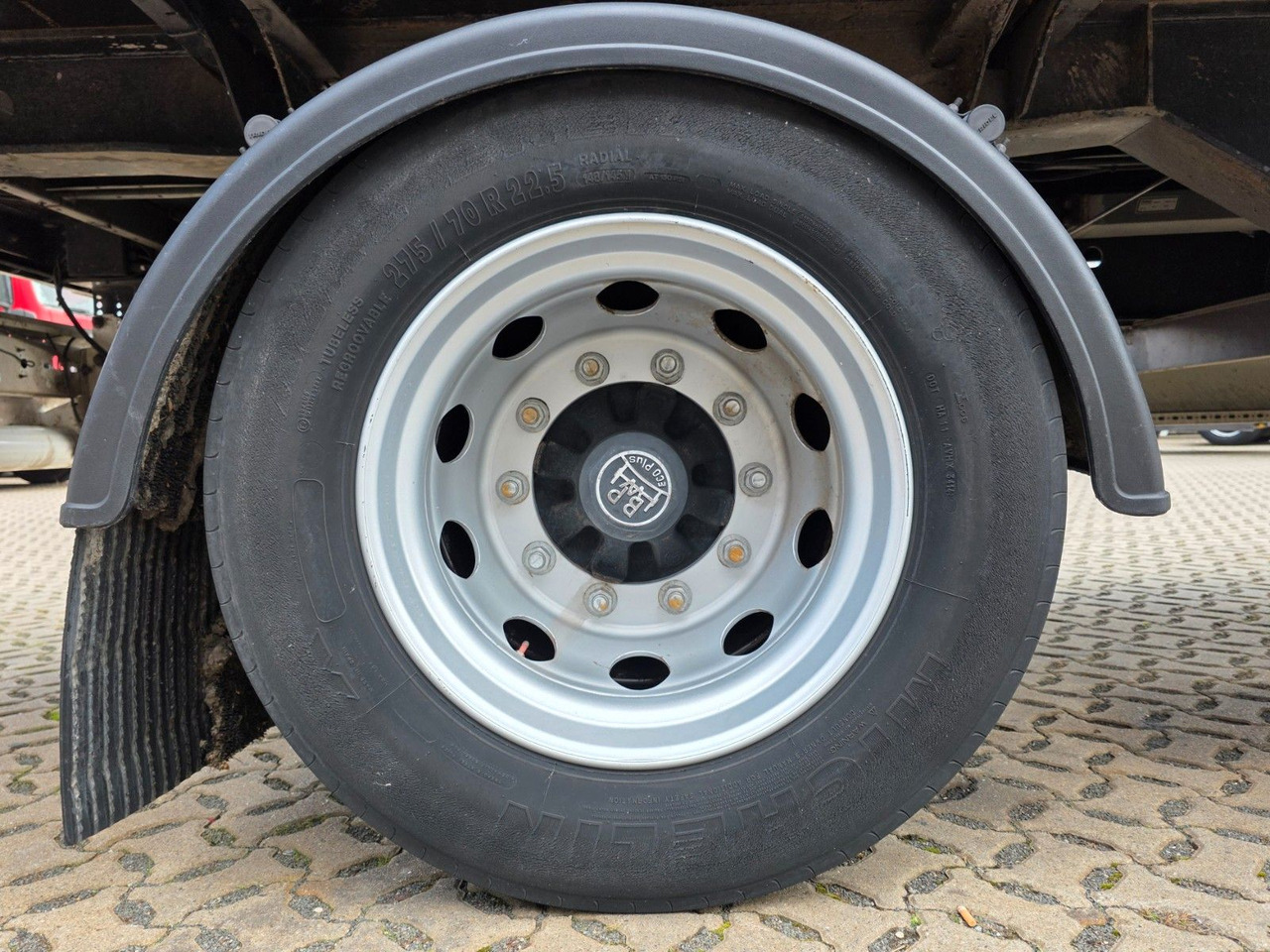 Closed box semi-trailer Krone SE / Rolltor TRIDEC / Zwangslenkung: picture 30