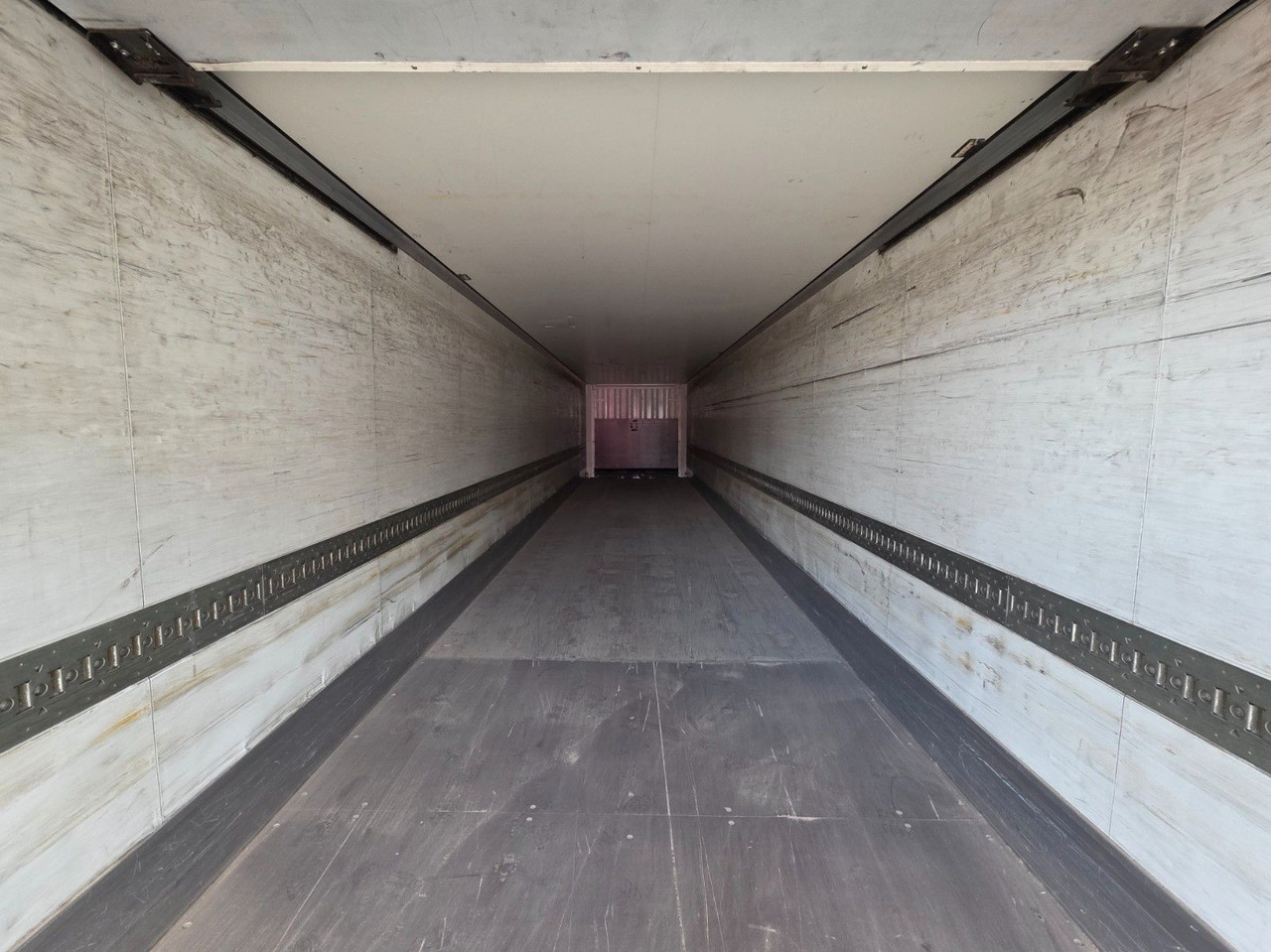 Closed box semi-trailer Krone SE / Rolltor TRIDEC / Zwangslenkung: picture 11