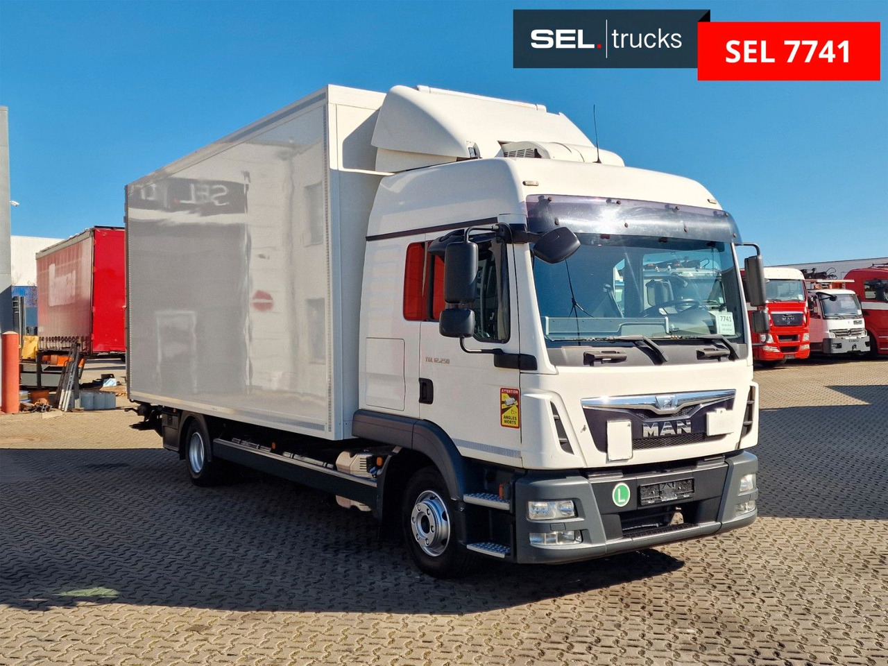 MAN TGL 12.250 4X2 BL / Ladebordwand - Refrigerated truck: picture 3 MAN TGL 12.250 4X2 BL / Ladebordwand - Refrigerated truck: picture 3