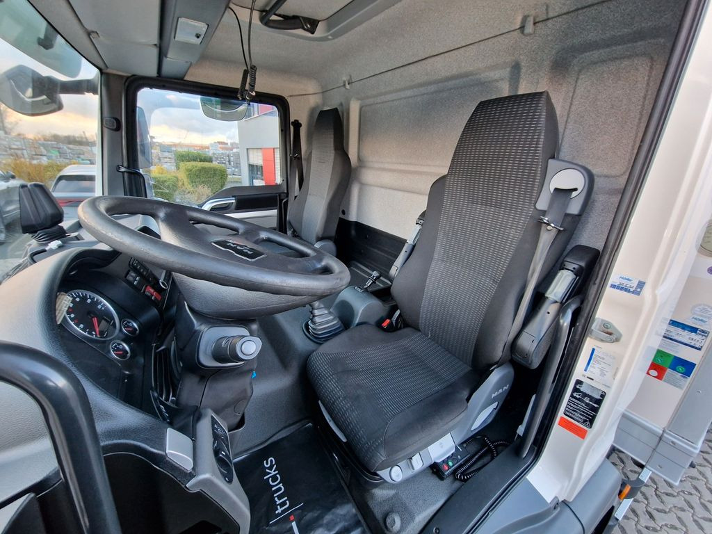 Refrigerated truck MAN TGM 15.250 4X2 BL / Ldbw /Triple Verdampfer MAN TGM 15.250 4X2 BL / Ldbw /Triple Verdampfer: picture 16 Refrigerated truck MAN TGM 15.250 4X2 BL / Ldbw /Triple Verdampfer MAN TGM 15.250 4X2 BL / Ldbw /Triple Verdampfer: picture 16