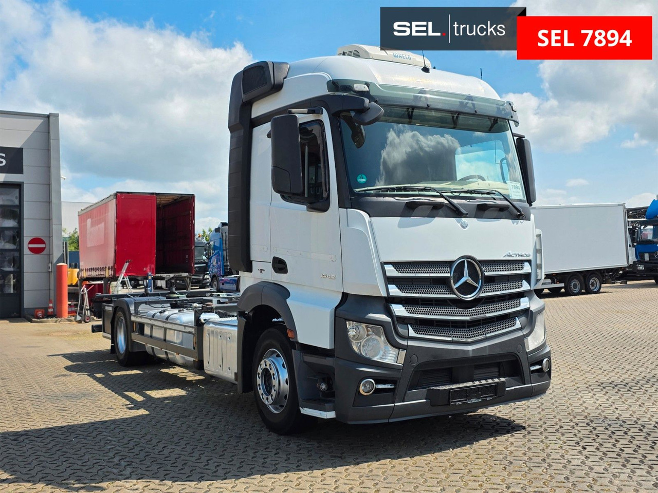 Mercedes-Benz Actros 1842 / Standklimaanlage - Container transporter/ Swap body truck: picture 3 Mercedes-Benz Actros 1842 / Standklimaanlage - Container transporter/ Swap body truck: picture 3