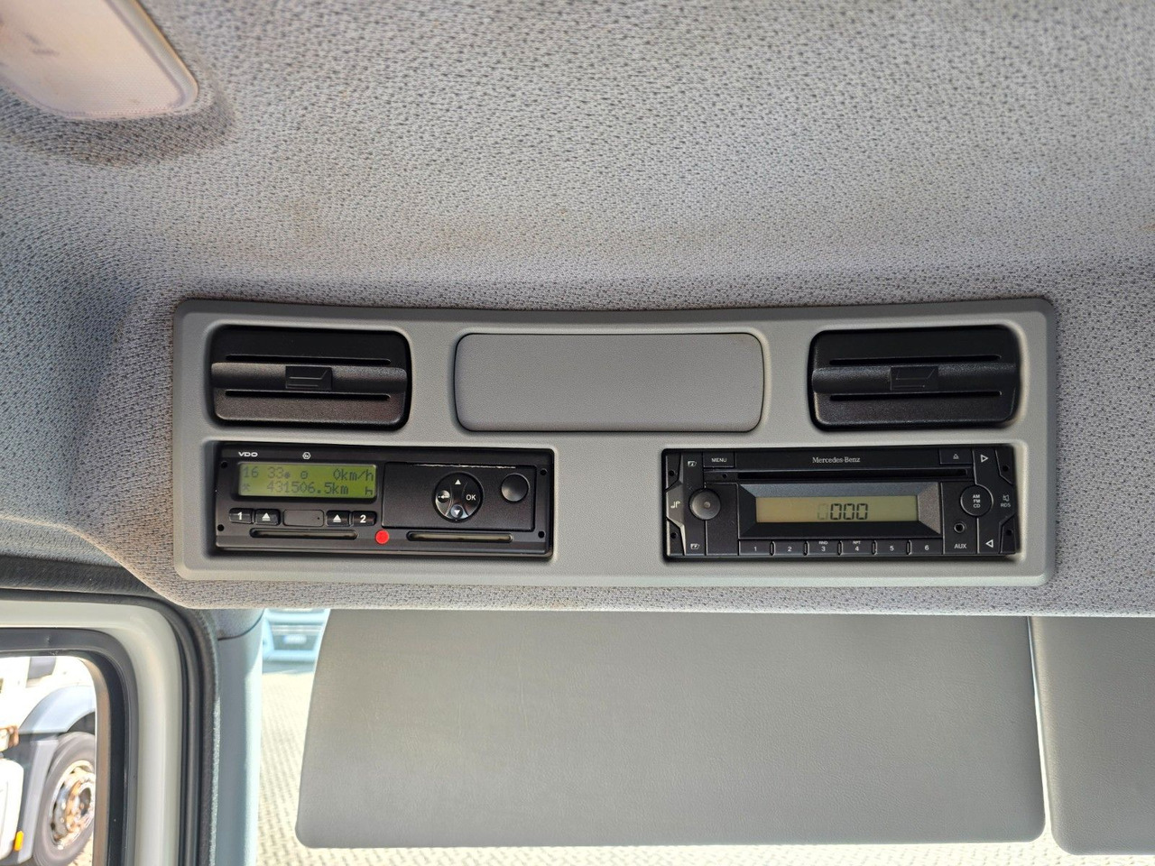 Box truck Mercedes-Benz Atego 1218 / Ladebordwand: picture 42