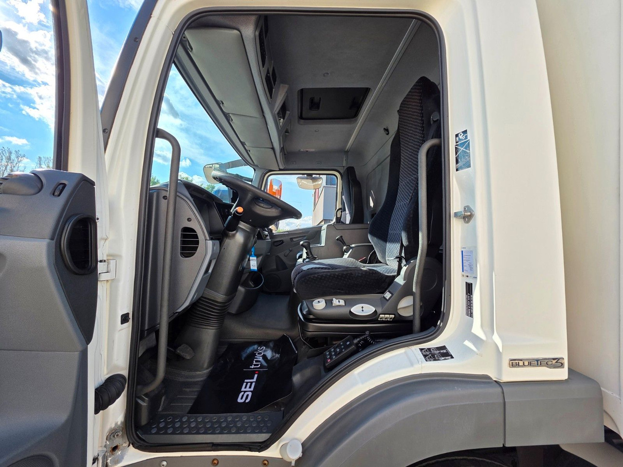 Box truck Mercedes-Benz Atego 1218 / Ladebordwand: picture 30