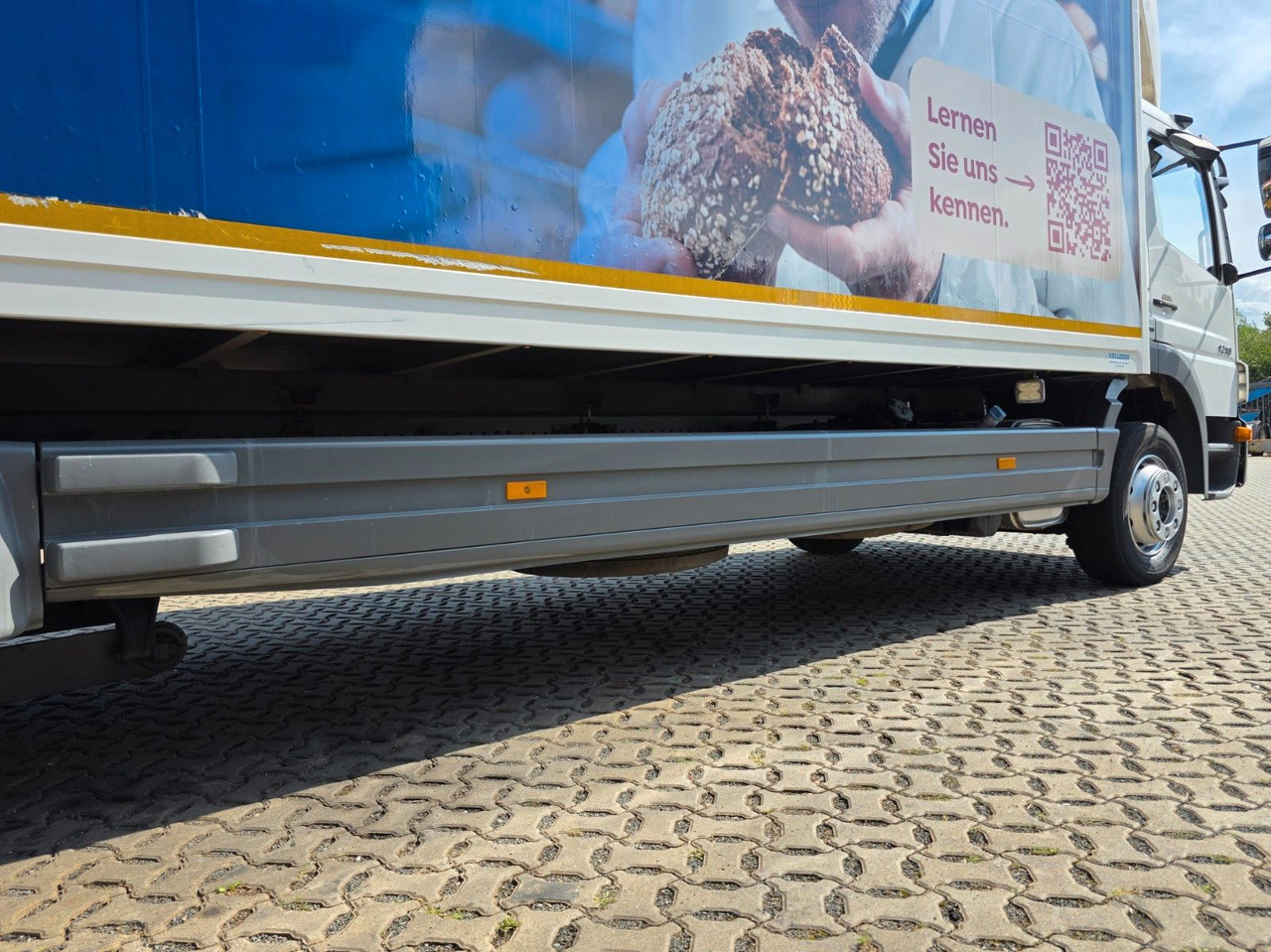 Box truck Mercedes-Benz Atego 1218 / Ladebordwand: picture 20