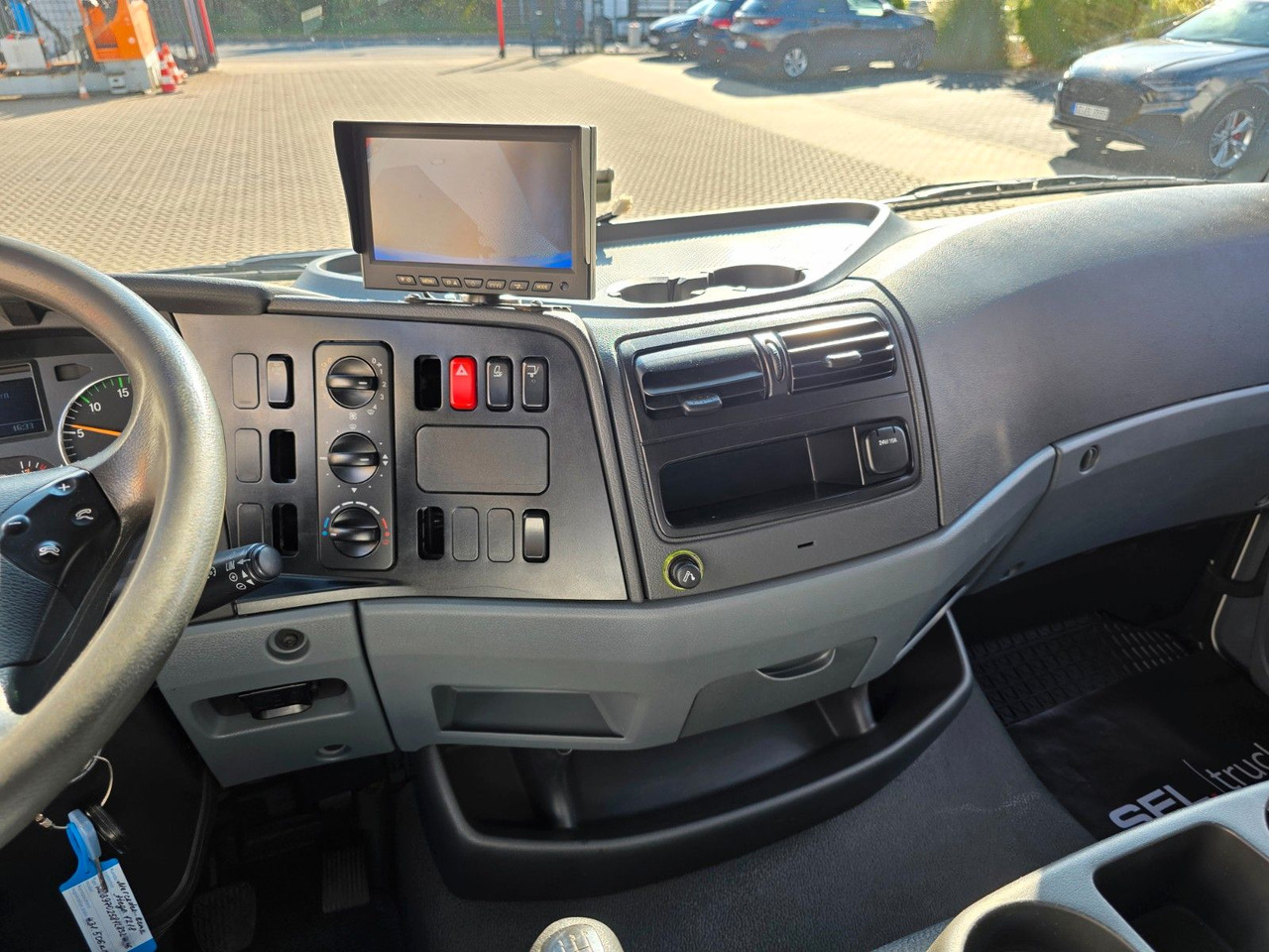 Box truck Mercedes-Benz Atego 1218 / Ladebordwand: picture 41