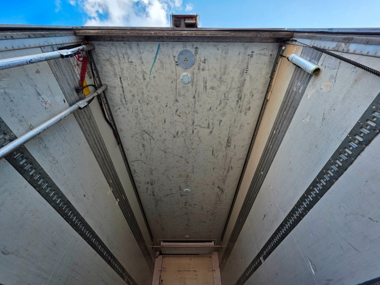Refrigerated trailer ROHR Rohr RZK/18 IV / Ladebordwand: picture 11 Refrigerated trailer ROHR Rohr RZK/18 IV / Ladebordwand: picture 11