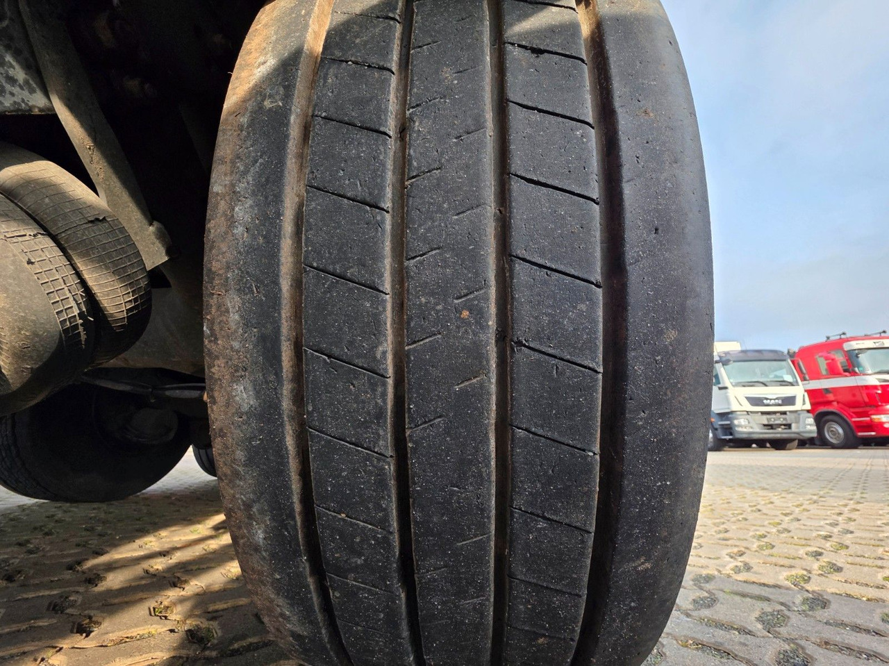 Walking floor semi-trailer Stas S300ZX /ADR Typ EX II, FL, OX, AT / 2 Liftachsen: picture 31