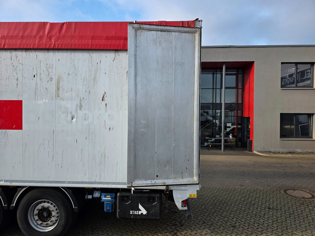 Walking floor semi-trailer Stas S300ZX /ADR Typ EX II, FL, OX, AT / 2 Liftachsen: picture 16