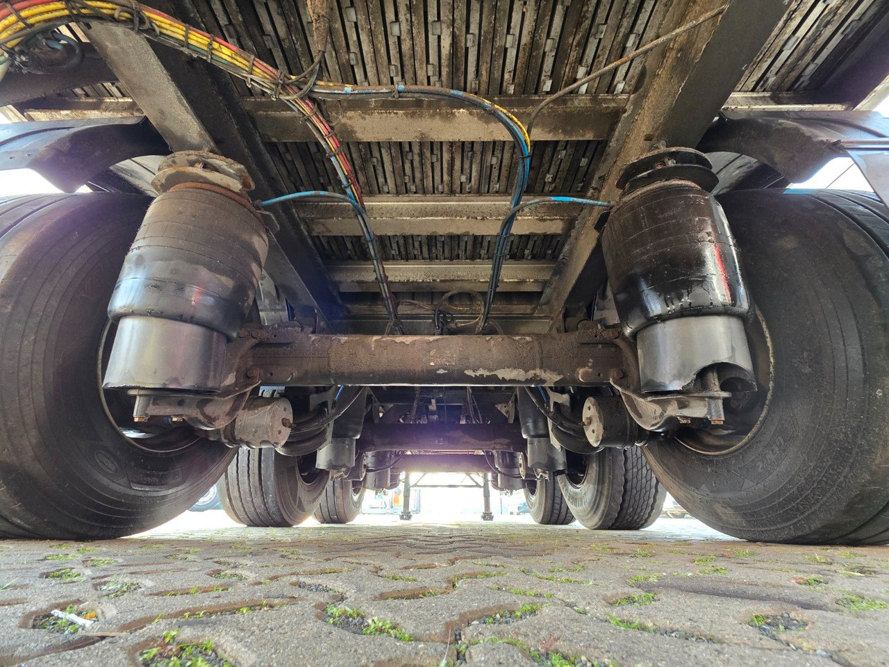 Walking floor semi-trailer Stas S300ZX /ADR Typ EX II, FL, OX, AT / 2 Liftachsen: picture 29