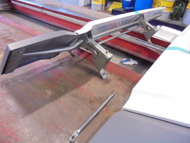 Aerodynamics/ Spoiler DAF 106: picture 10