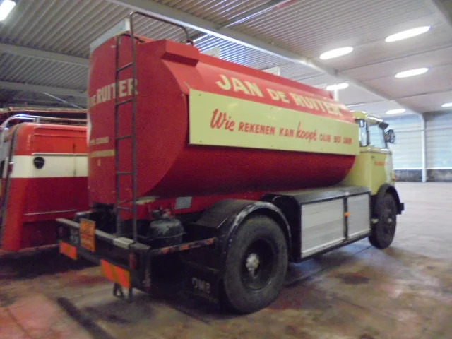 DAF 1600 A1600DF 360 - Tanker truck: picture 3 DAF 1600 A1600DF 360 - Tanker truck: picture 3