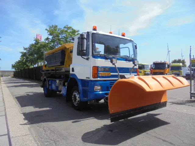 DAF 65.210 ATI 4X4 ZOUT + SNEEUW - Snow blower: picture 3 DAF 65.210 ATI 4X4 ZOUT + SNEEUW - Snow blower: picture 3