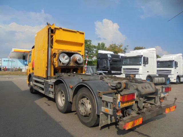 DAF 75.240 75 240 6X2 - Refuse truck: picture 4 DAF 75.240 75 240 6X2 - Refuse truck: picture 4