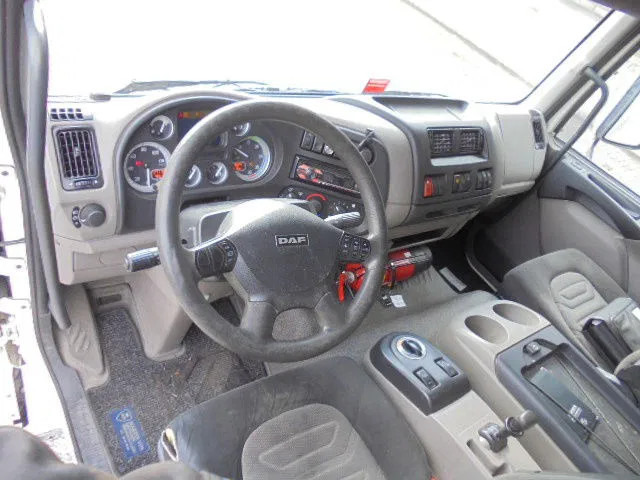 Refrigerated truck DAF LF 45 210 NL TRUCK: picture 8