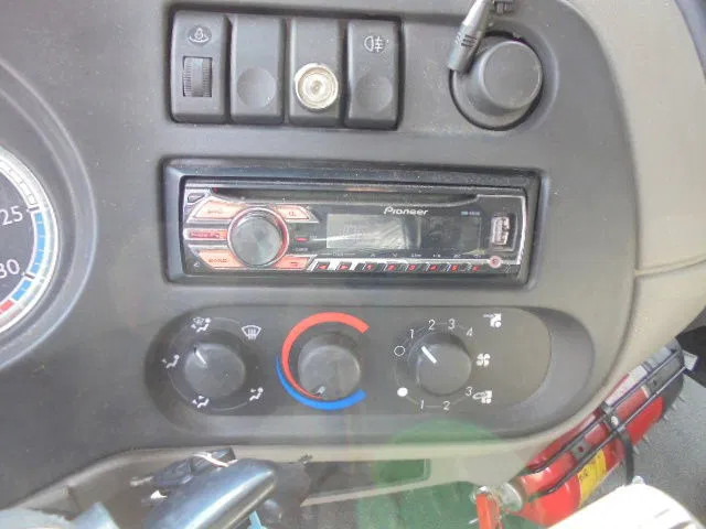 Refrigerated truck DAF LF 45 210 NL TRUCK: picture 11