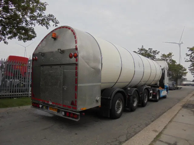 DAF XF 440 SSC RETARDER - Tanker truck: picture 4 DAF XF 440 SSC RETARDER - Tanker truck: picture 4