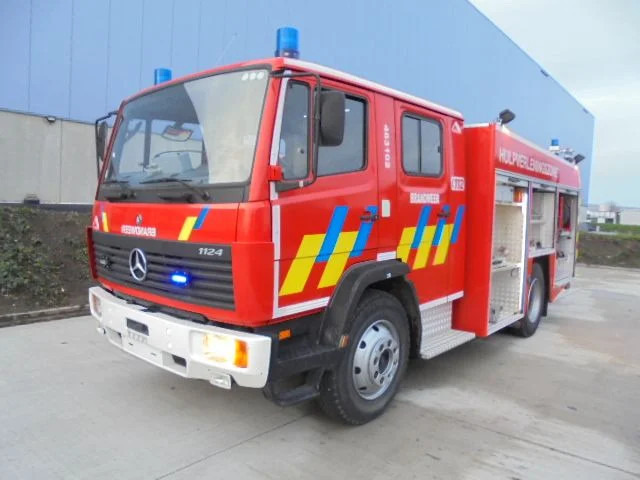 Mercedes-Benz 1124 F - Fire engine: picture 1 Mercedes-Benz 1124 F - Fire engine: picture 1