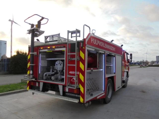 Mercedes-Benz 1124 F - Fire engine: picture 4 Mercedes-Benz 1124 F - Fire engine: picture 4